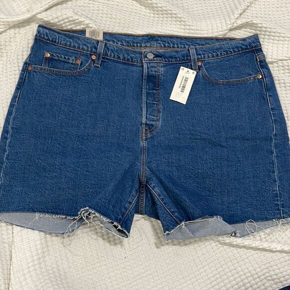 NWT- Levi’s - 20W. 501 Short - Picture 1 of 5